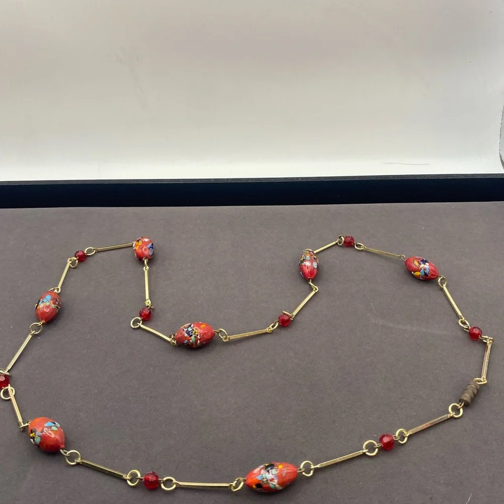 Vintage Murano Glass Millefiori Red Bead Necklace with gold tone link rods. - Picture 11 of 13